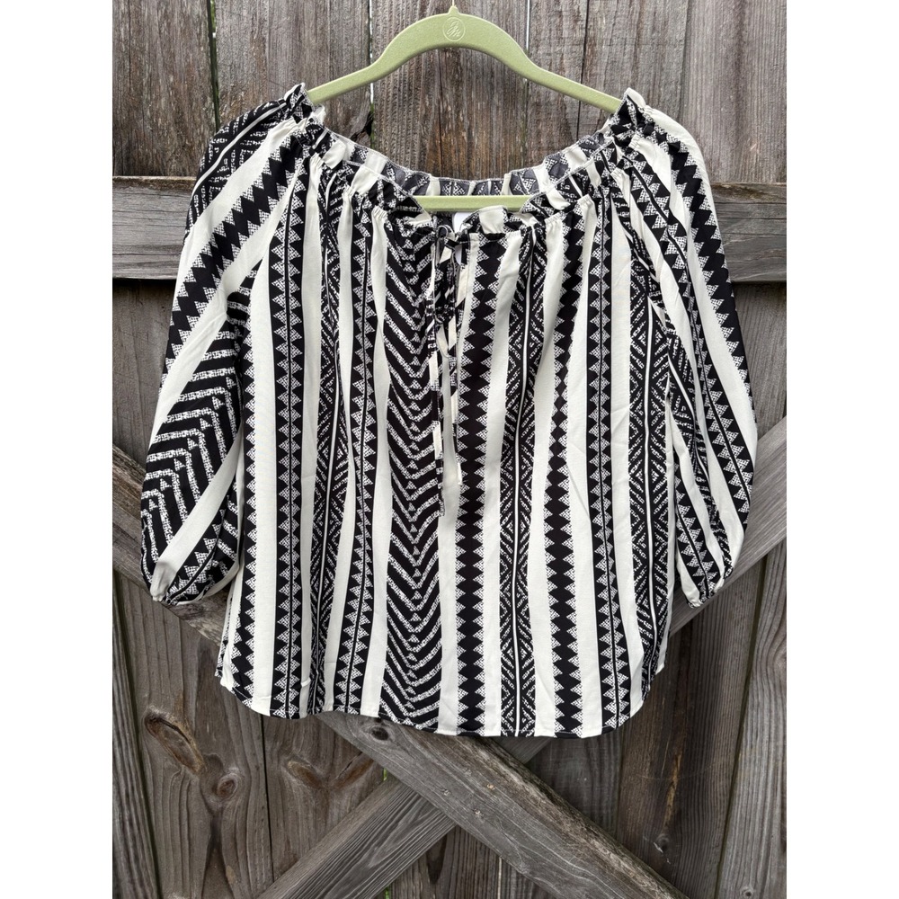Elings Womens Black White Tribal Print Off Shoulder Peasant Blouse NWT Small